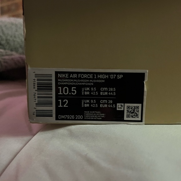 Billie Eilish mushroom nike sneakers. Size 10.5 men’s/12 women’s. - Picture 4 of 6